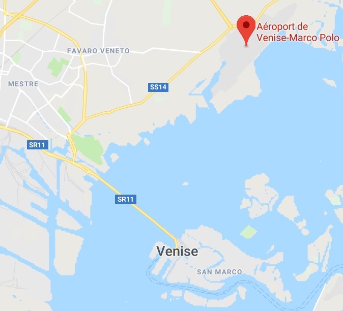 L'aéroport de Venise se trouve au nord sur le continent