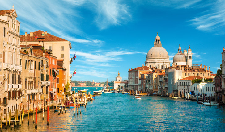 le-grand-canal-de-venise-et-la-basilique-saint-marc-quartier-san-marco-venise