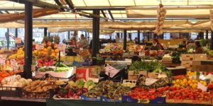 Marché du Rialto dans les quartiers de San Polo et Santa Croce