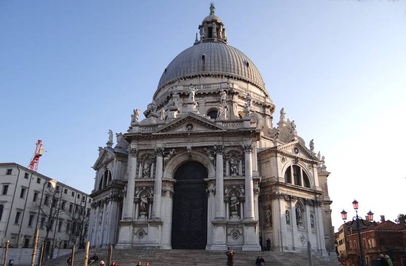 façade Basilique Santa Maria della Salute de Venise