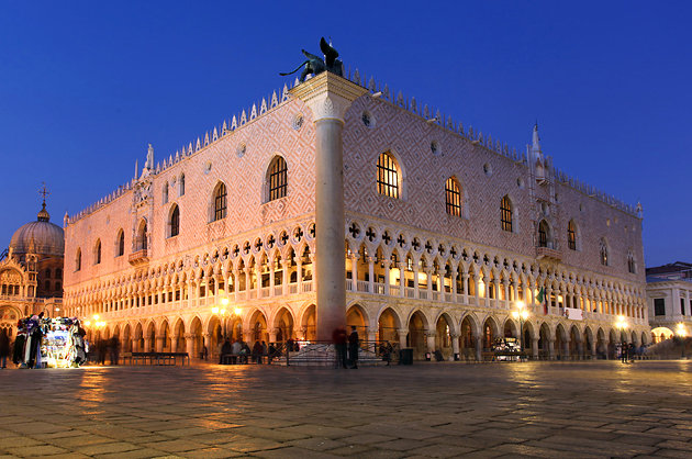 Palais des Doges Venise de nuit