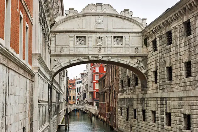 Pont des Soupirs reliant le Palais des Doges Venise à la Nouvelle Prison