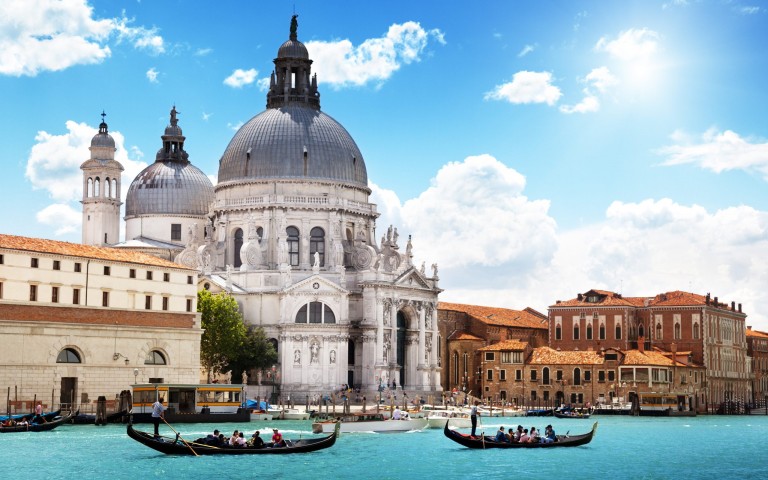 Basilique Santa Maria della Salute de Venise et Grand Canal