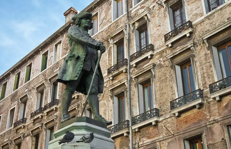 Statue de Carlo Goldoni à Venise