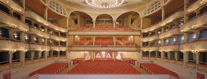 Le Théâtre Maliban pour assister à un concert à Venise