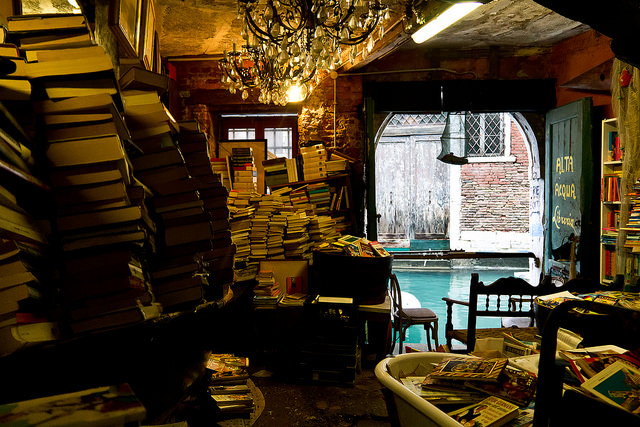 Librairie Acqua Alta.